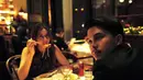 Penampilannya bisa menjadi inspirasi bagi banyak orang untuk menghadiri acara formal dengan gaya yang anggun dan berkelas. [@thariqhalilintar].