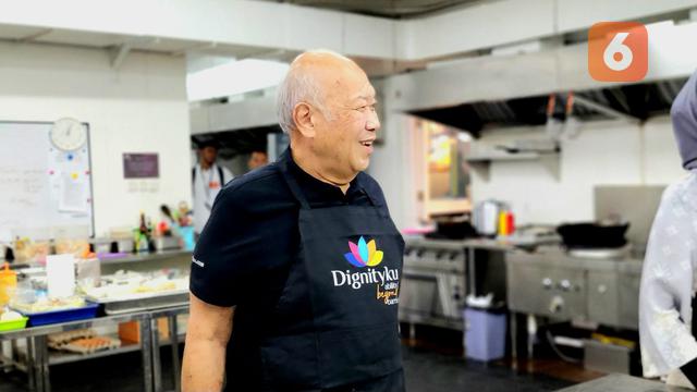 pendiri DignityKu, Hendra Warsita