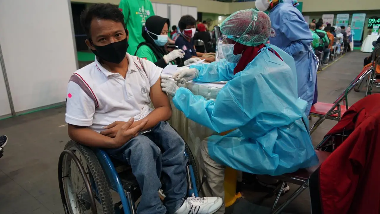 Penyandang Disabilitas menjalani vaksinasi di Yogyakarta