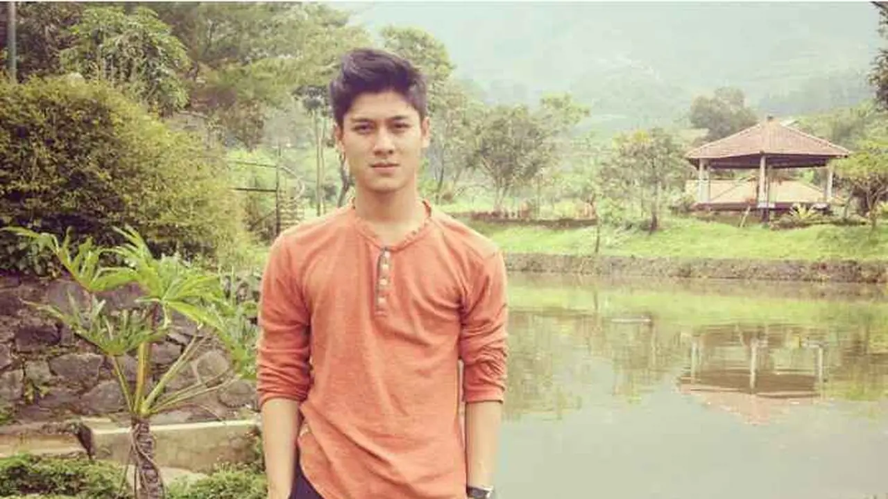 6 Potret Rizky Billar Sebelum Terkenal, Tengah Jadi Sorotan