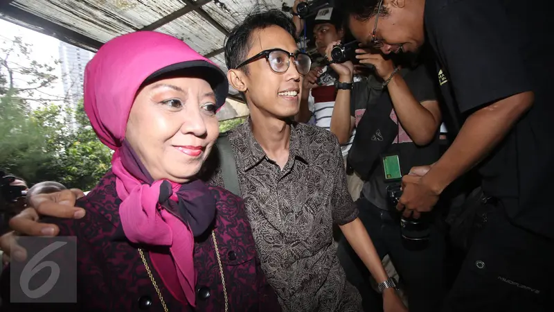 Ario Kiswinar dan Aryani Soenarto