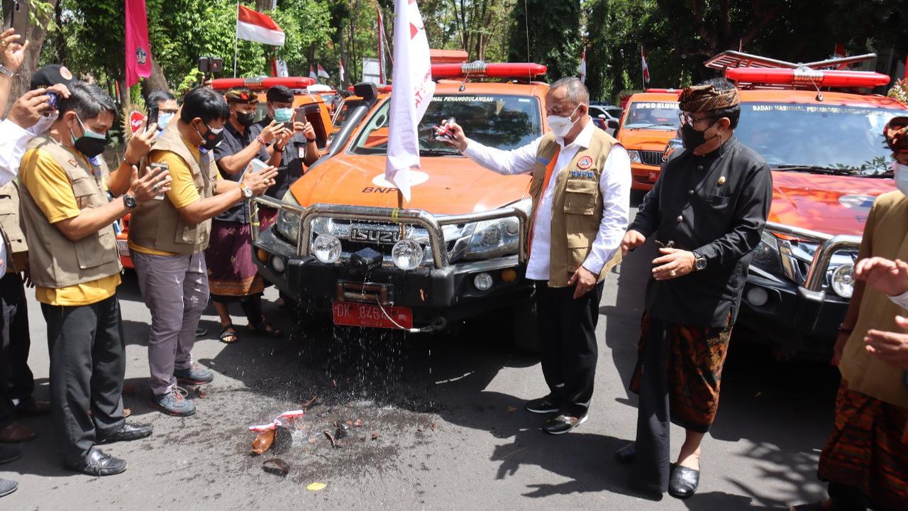 Kepala BNPB Ganip Warsito meluncurkan gerakan mobil masker ke seluruh wilayah kabupaten dan kota di Provinsi Bali.