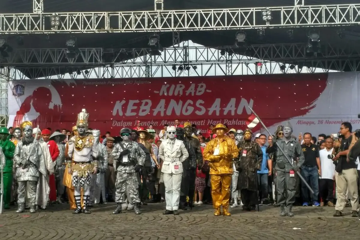 Anies-Sandi hadiri Kirab Kebangsaan di Monas (Liputan6.com/Ika Defianti)