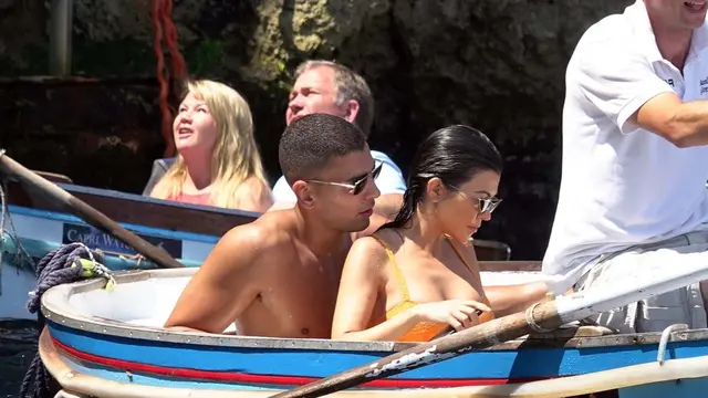 [Bintang] Kourtney Kardashian - Younes Bendjima