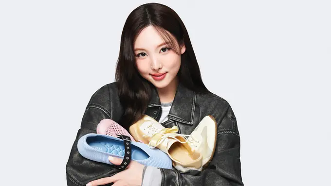 Koleksi Sepatu Nyaman Versi Nayeon TWICE yang Lengkapi Gaya Sehari-Hari