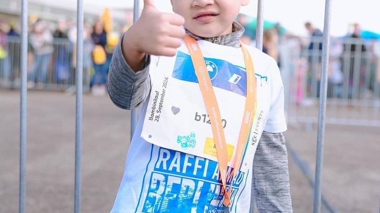 Momen-momen menggemaskan Rayyanza dengan medali berhasil diabadikan dalam foto-foto lucu yang membuat semua orang tersenyum.<br><br>