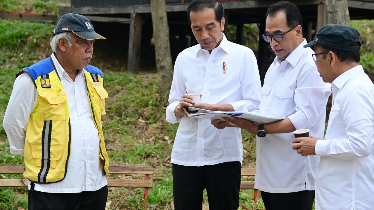 VIDEO: Jokowi Batal Pindah Kantor Ke IKN per September "Tunggu Bandara, Kalau Belum Jadi Gimana?"