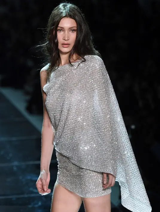 Pasca mendengar kedekatan Selena dan The Weeknd, kabarnya Bella memang merasakan sakit hati yang luar biasa. Bella tak menyangka mantan kekasihnya itu akan berpaling ke wanita lain lebih cepat. (AFP/Bintang.com)