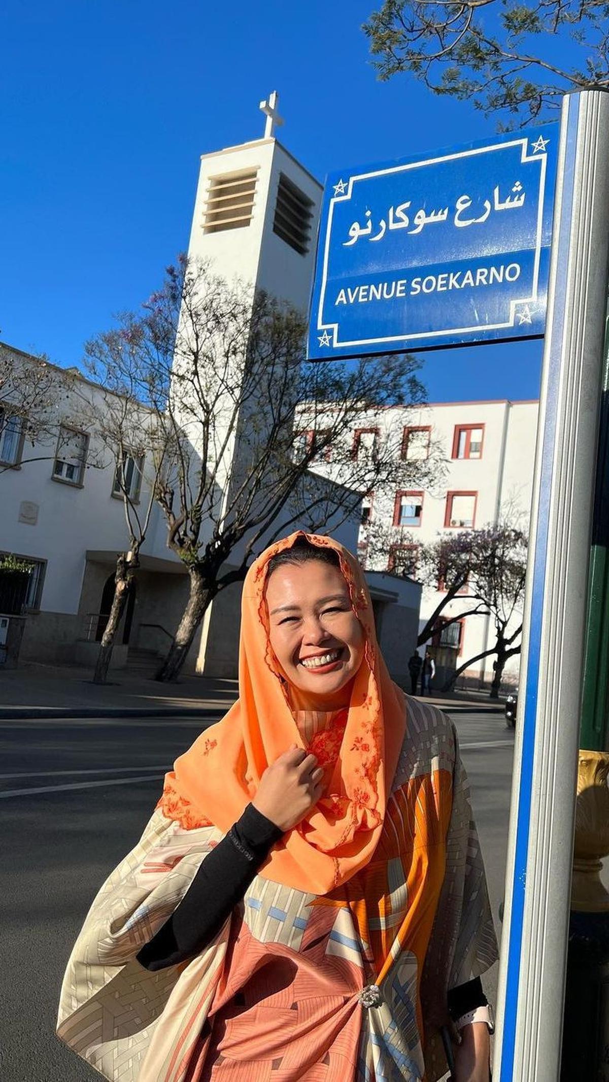 Pada 2009, Yenny menerima penghargaan Young Global Leader oleh World Economic Forum.