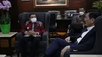 Menko Luhut mengadakan pertemuan langsung dengan Walikota Blitar H. Santoso di Jakarta (dok: Kemenkomarves)