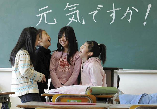 Seharusnya anak-anak memiliki masa bermain dan ceria | Foto: copyright japanesesearch.com