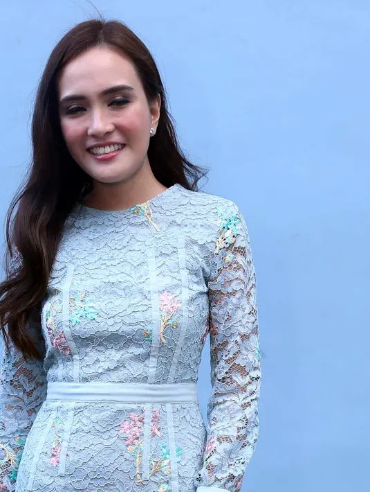 "Pokoknya anytime Tuhan kasih, kita oke. Kita siap kapan pun sih, di tahun keenam, ketujuh, atau ke-10 (pernikahan), kita oke," pungkasnya. (Nurwahyunan/Bintang.com)