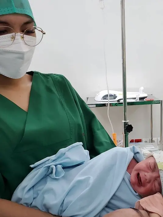 Bebi Silvana Melahirkan (Instagram/bebi.silvana)