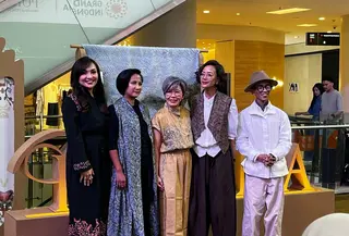 Dalam perayaan ulang tahun ke-17, PURANA mengajak masyarakat melihat kembali potensi kain sisa melalui karya seni dan fashion yang lebih berkelanjutan. (Foto/Dok: fimela.com)