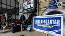 "Dari pantauan volume penumpang KAJJ pada Rabu 12 April 2023 untuk keberangkatan dari stasiun terlihat jumlah penumpang masih normal," (Liputan6.com/Johan Tallo)