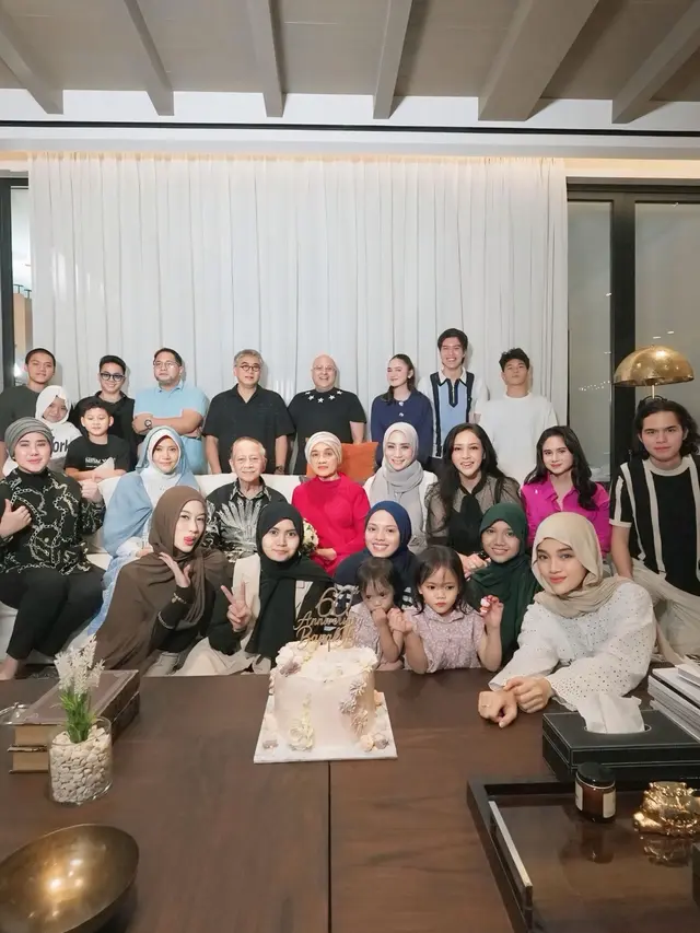 Tampil Cantik Effortless ala Syifa Hadju dengan Half Up Do untuk Kondangan, Event hingga Acara Keluarga