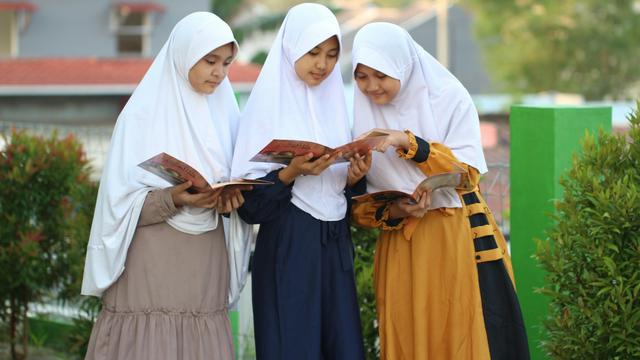 Ilustrasi muslimah, Islami, santriwati, pesantren