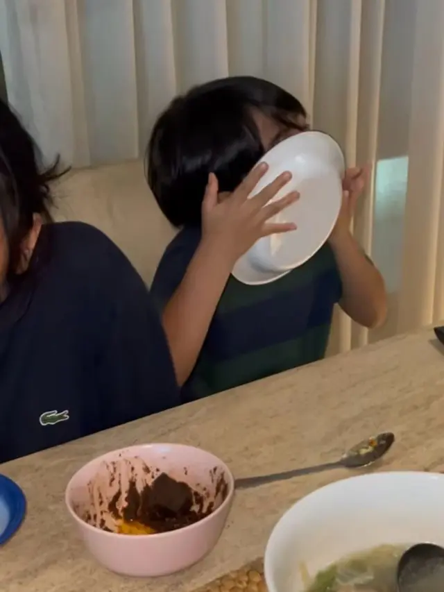 Potret tingkah lucu Bambang anak bungsu Meisya Siregar dan Bebi Romeo (Sumber: Instagram/meisya_siregar)