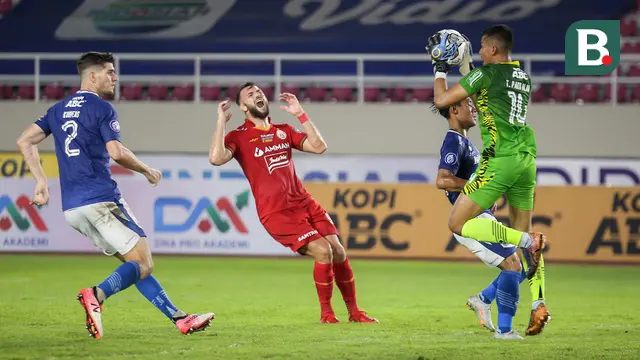 Foto: Gol Marko Simic Bawa Persija Jakarta Ungguli Persib Bandung di Babak Pertama dalam Laga Pekan ke-12 BRI Liga 1