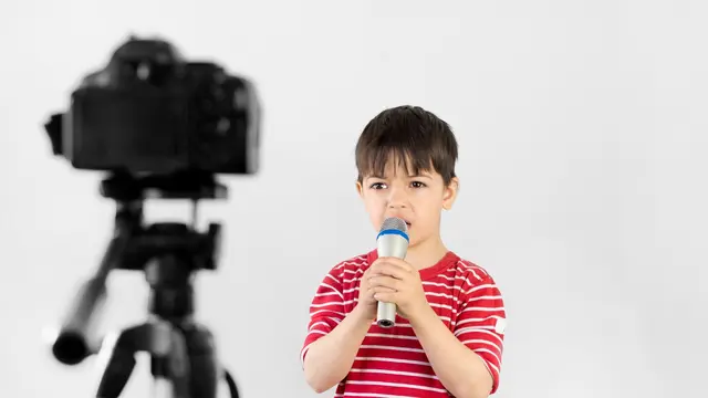 Kenali 7 Tips Membantu Anak Lebih Percaya Diri Saat Berbicara di Depan Umum Sejak Dini