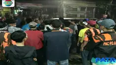 Dua kelompok warga terlibat bentrok di Pamulang, keributan diduga akibat rebutan lahan parkir disalah satu minimarket.
