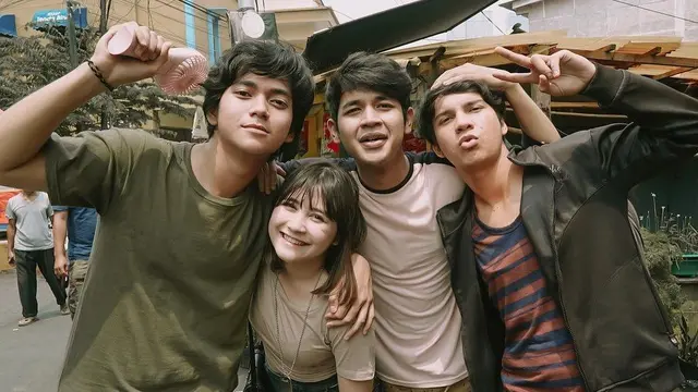 7 Potret Kebersamaan Prilly Latuconsina dan Pemain Get Married, Seperti Keluarga