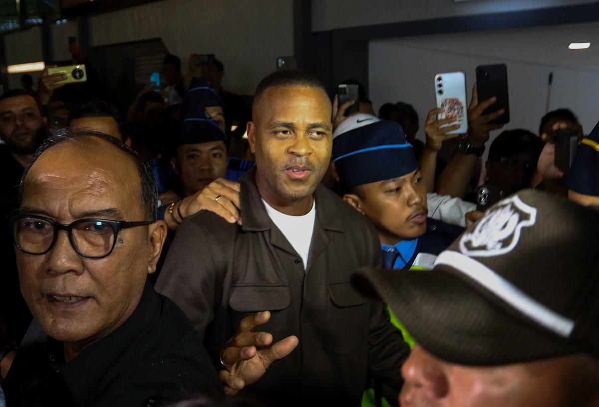 Foto: Momen Patrick Kluivert Tiba di Indonesia