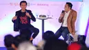 Creativepreneur  yang juga aktor Bayu Skak (kiri) menjadi pembicara dalam Emtek Goes To Campus (EGTC) 2018 di Universitas Muhammadiyah Malang (UMM), Rabu (26/9). Bayu menceritakan perjalanan hidupnya sebelum menjadi aktor sukses. (Liputan6.com/JohanTallo)