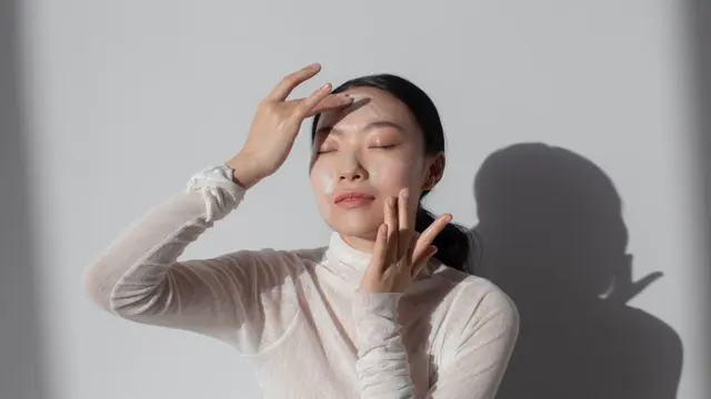 Memakai Sunscreen