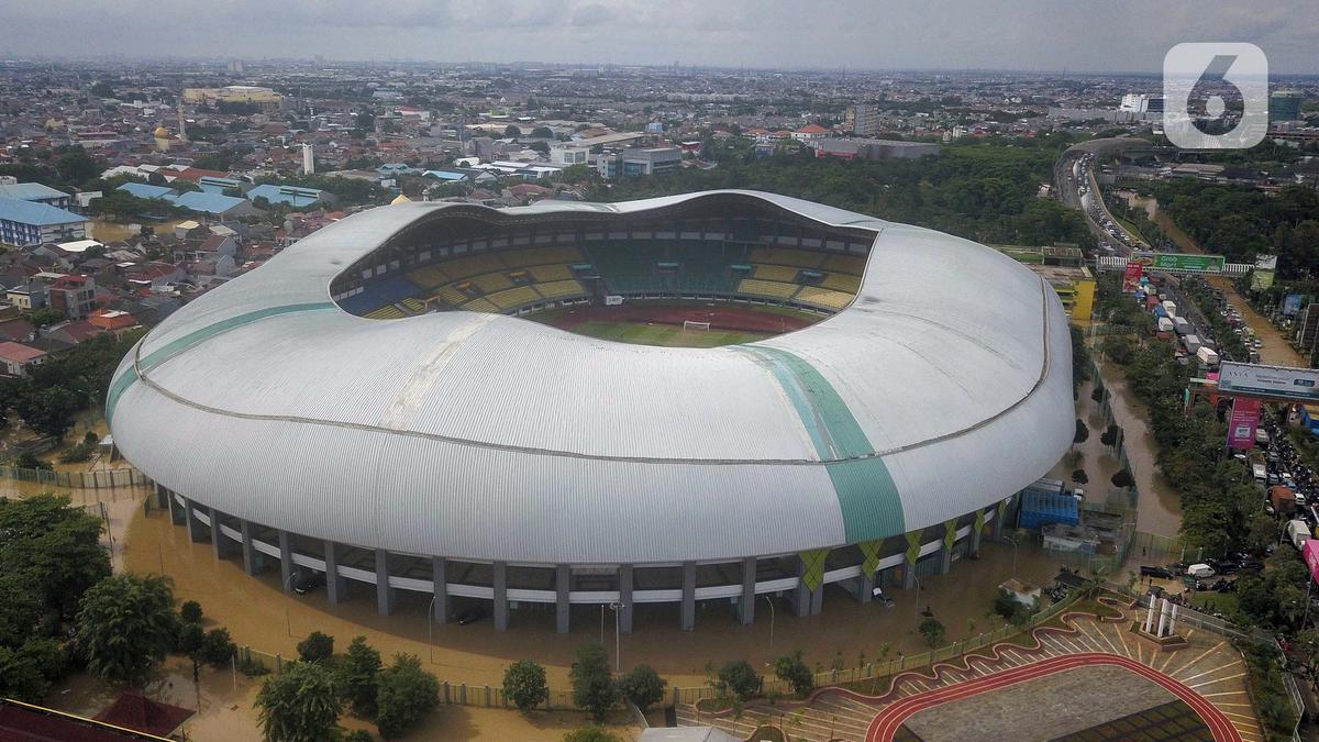 Stadion Patriot Chandrabhaga Bekasi Kebanjiran, Laga Persija vs PSIS Ditunda