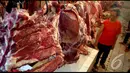 Sepekan menjelang hari raya Idul Fitri, harga daging sapi di pasar tradisional terus mengalami kenaikan (Liputan6.com/Miftahul Hayat)