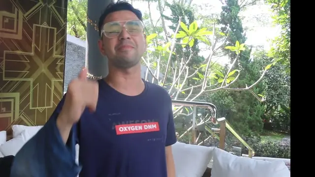 Raffi Ahmad menggunakan kaos Oxygen Denim (ist)