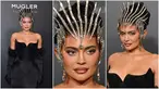 Foto kolase saat Kylie Jenner tiba pada pembukaan pameran Thierry Mugler: Couturissime di Brooklyn Museum, Brooklyn, New York City, Amerika Serikat, 15 November 2022. (ANGELA WEISS/AFP)