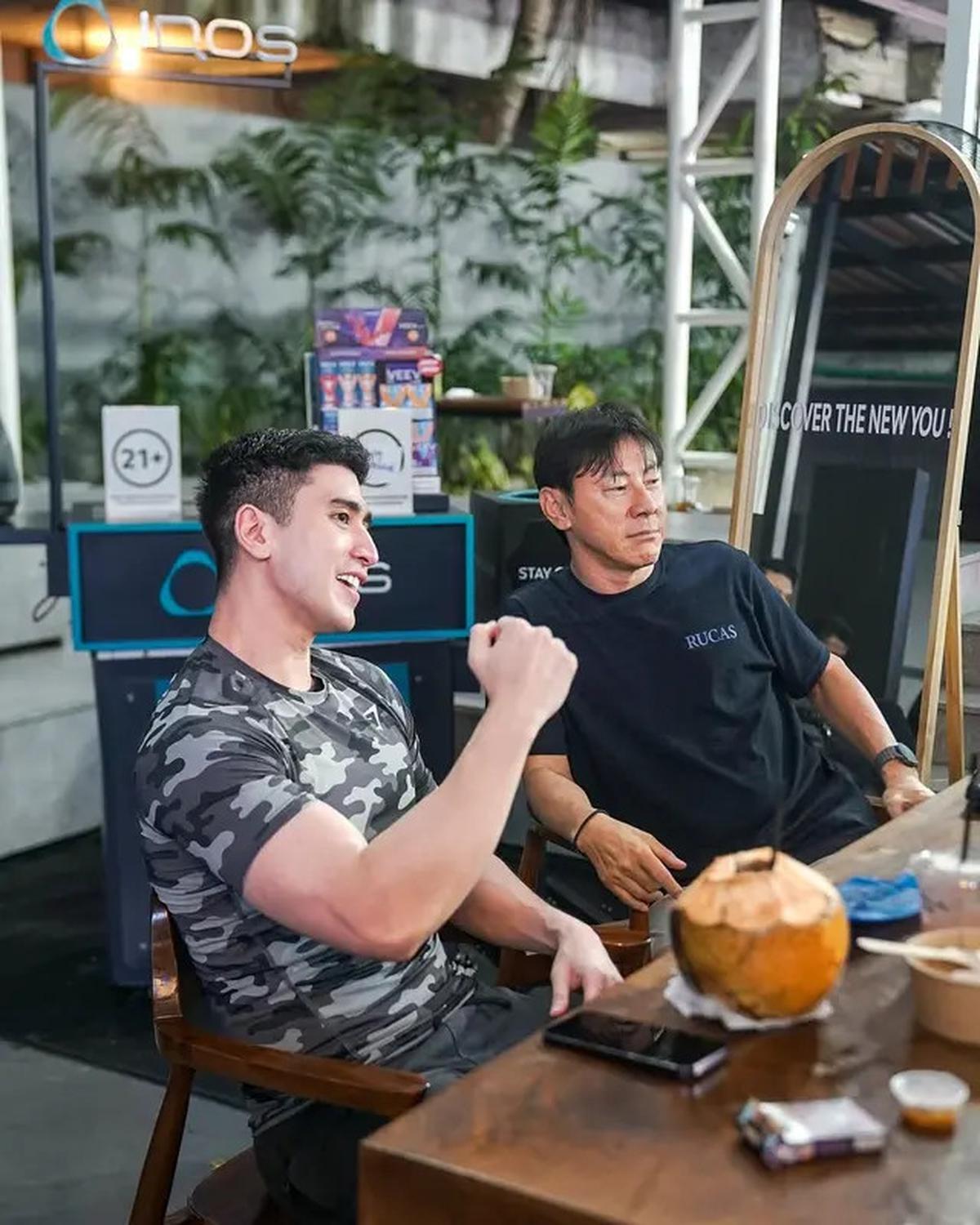 7 Potret Fuji dan Verrell Olahraga Bareng Shin Tae-yong, Diajari Tren Velocity