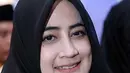 "Sudah (dengar kabar yang beredar). Sudah nanya langsung juga ke umi, saya tanya ke umi. Kata umi fitnah,editan itu (soal foto)," tulis Indadari dalam aplikasi pesan singkat, Senin (13/11/2017). (Instagram/umi.pipik)