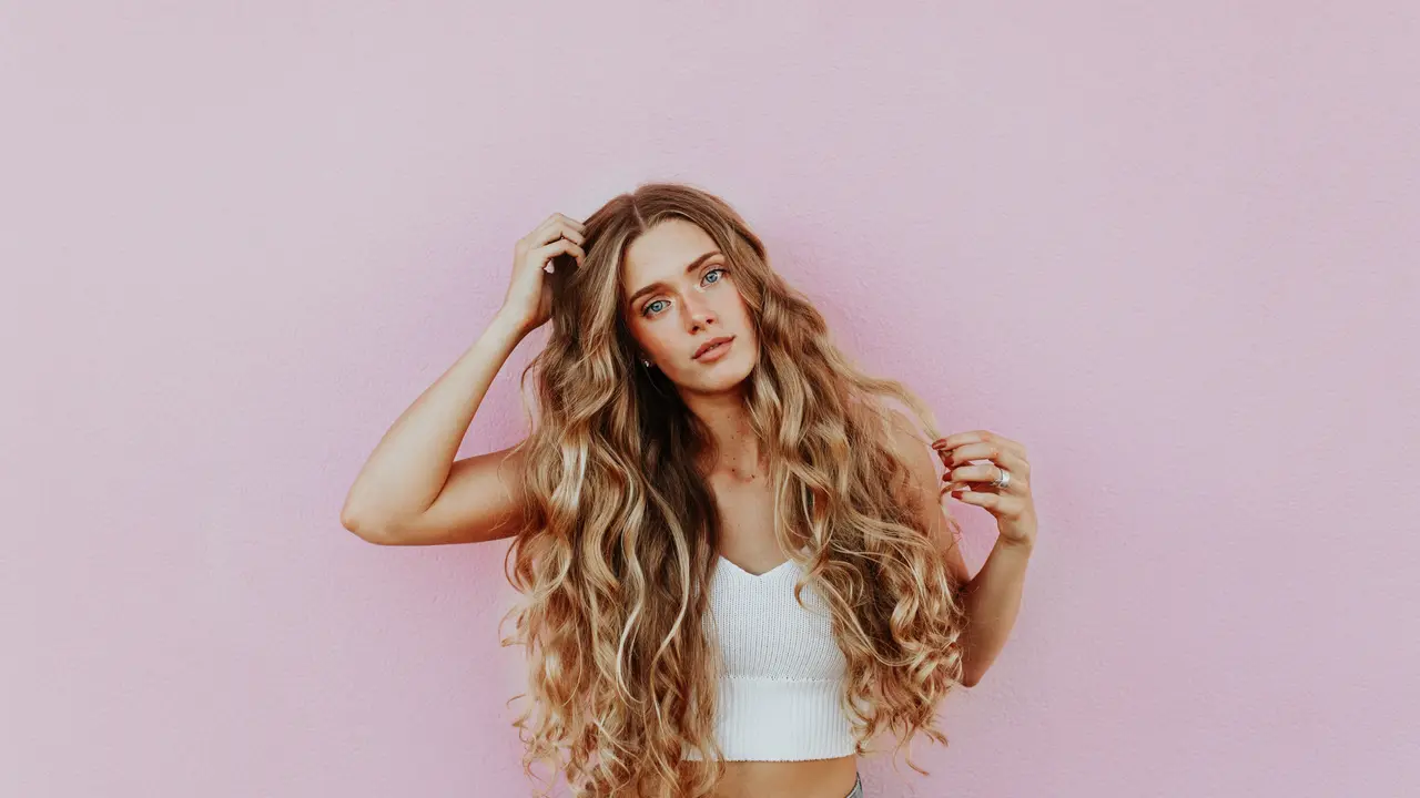 Ritual Cantik Harian Ini Jadi Penyebab Rambut Rontok Terus Menerus/Unsplash