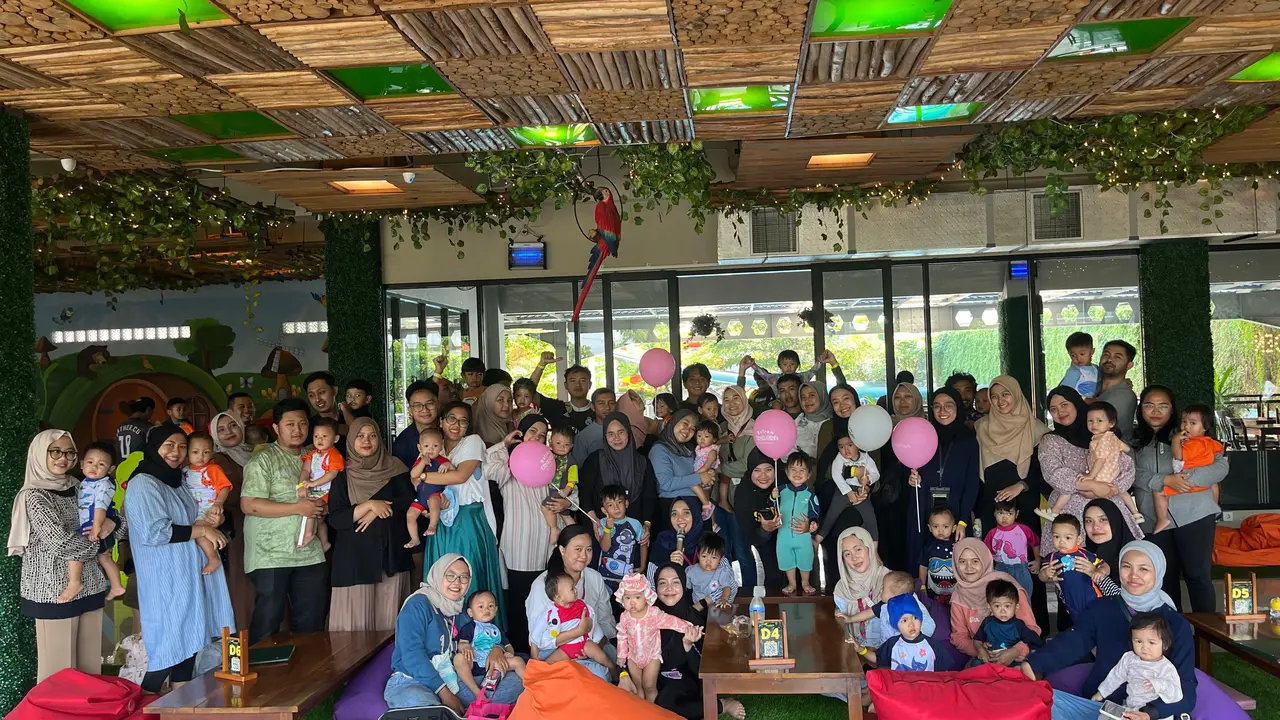 Peserta perayaan ulang tahun Birth Club Bandung Simamah