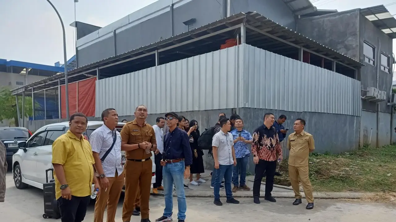 APJATEL Simulasikan Tiang Bersama untuk Atasi Kabel Fiber Optik