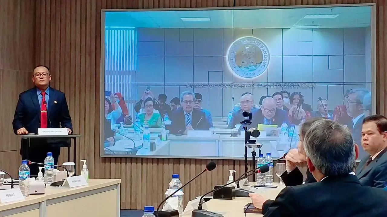Direktur Pengelolaan Gedung, Kawasan, dan Perkotaan Otorita Ibu Kota Nusantara (OIKN), Desiderius Viby Indrayana, resmi menyandang gelar Doktor dari Fakultas Teknik Sipil dan Lingkungan (FTSL) Institut Teknologi Bandung (ITB), Jawa Barat, Jumat 3 Maret 20