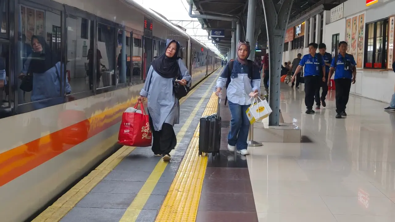 Jalur kereta api di Purwokerto terganggu, KAI lakukan rekayasa perjalanan dan beri refund bagi penumpang terdampak. (Dok KAI)