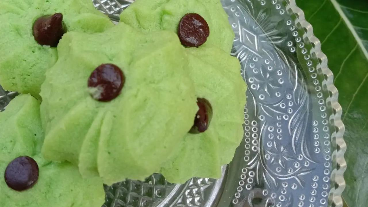 Ilustrasi Kue Semprit Pandan Susu