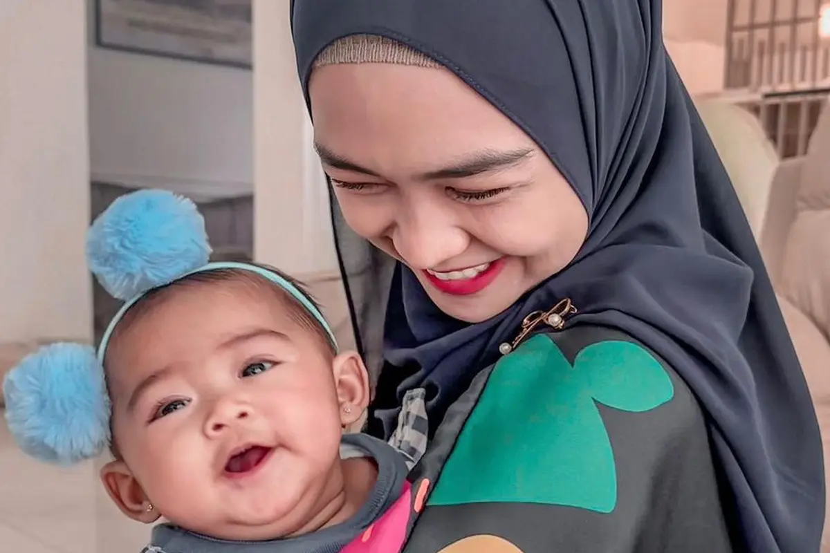 Ria Ricis dan Baby Moana. (Foto: Dok. Instagram @riaricis1795)