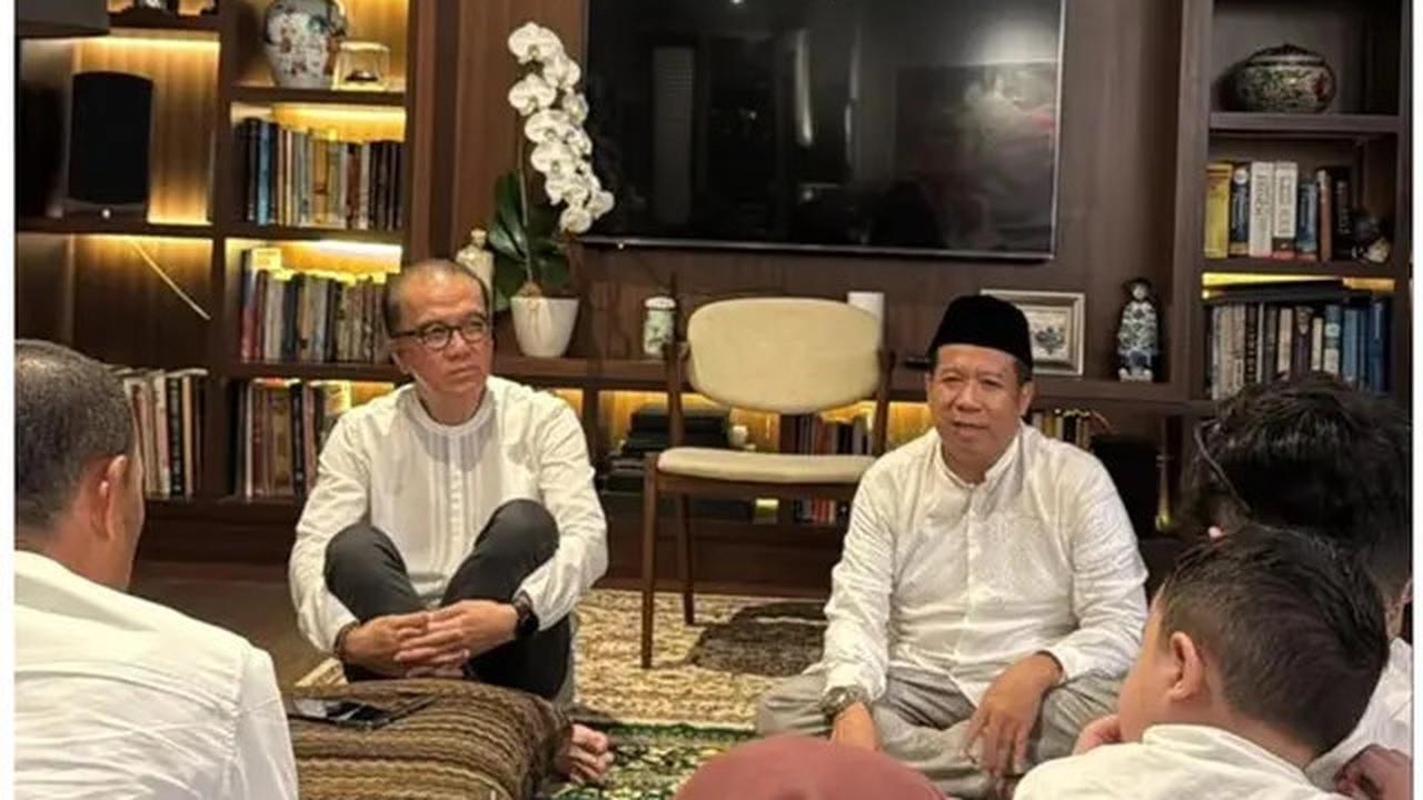 6 Potret Buka Puasa Keluarga Helmy Yahya dan Tantowi Yahya, Penuh Kehangatan