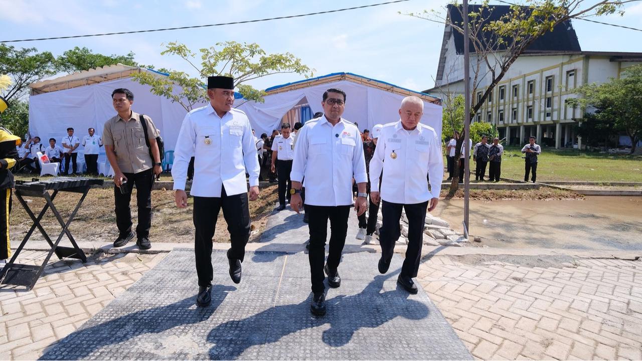 Menteri Ekraf Teuku Riefky Harsya mewakili Presiden Prabowo Subianto meresmikan Sekolah Garuda Transformasi di SMAN Banua, Banjarmasin, Kalimantan Selatan