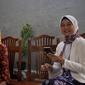 Idayati, adik kandung Presiden Jokowi yang akan menikah dengan Ketua MK, Anwar Usman di gedung Graha Saba Buana Solo pada Kamis (26/5).(Liputan6.com/Fajar Abrori)