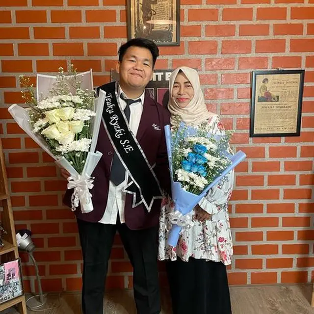 Teuku Ryzki alias Kiki CJR lulus sidang skripsi (Foto: Instagram/@teukuryz)