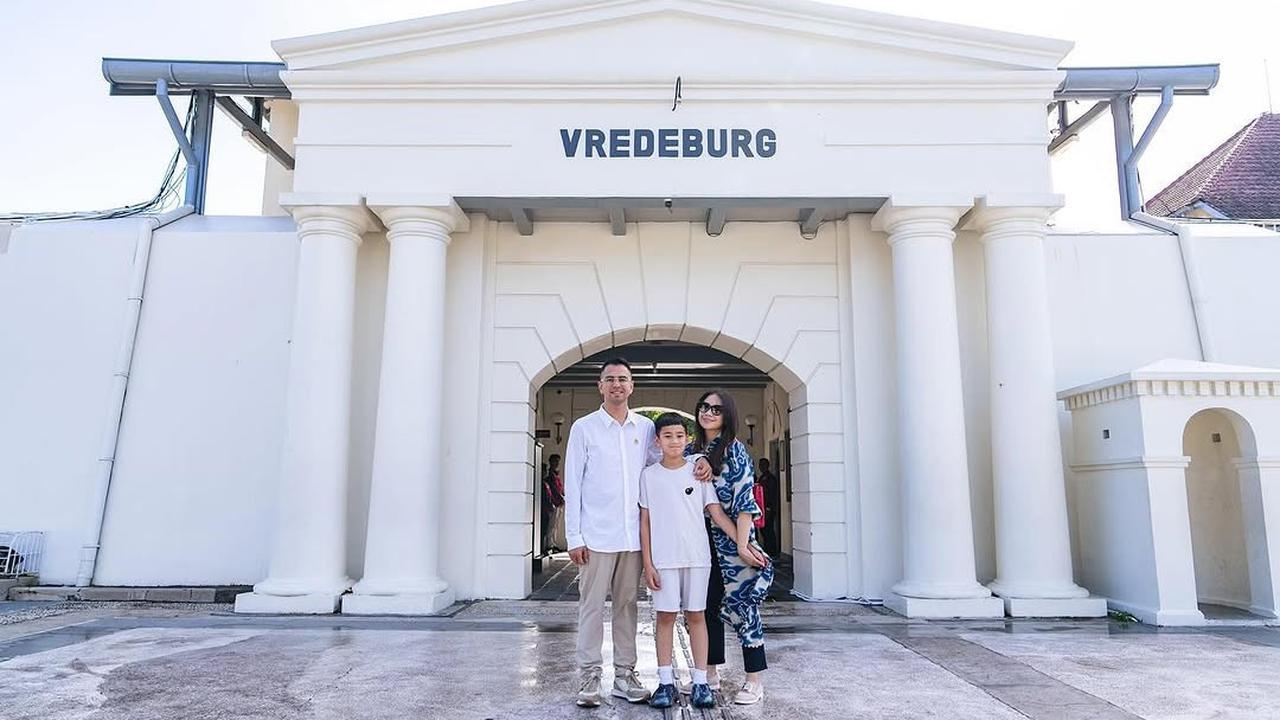 Momen Seru Raffi Ahmad, Nagita Slavina, dan Rafathar Liburan ke Museum Benteng Vredeburg