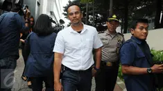 Anggota DPRD DKI Jakarta, Fajar Sidik usai memenuhi panggilan penyidik KPK, Jakarta, Selasa (14/6). Adik kandung Almarhum Ustad Jeffry Al-Buchori itu diperiksa KPK sebagai saksi suap raperda reklamasi Teluk Jakarta. (Liputan6.com/Helmi Afandi)