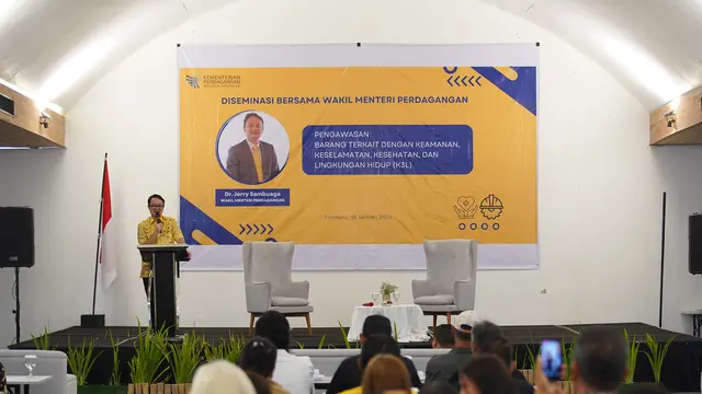 Wakil Menteri Perdagangan Jerry Sambuaga dalam Diseminasi Pengawasan Barang Terkait dengan K3L di Yama Resort Tondano, Kabupaten Minahasa, hari ini, Sabtu (13/1/2024). (Dok Kemendag)