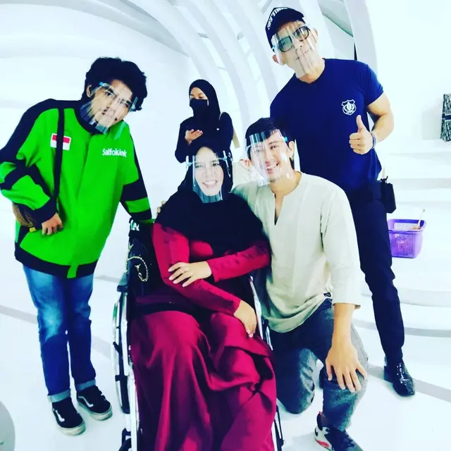 Pakai Kursi Roda, 6 Potret Terbaru Rohimah Alli Mantan Istri Kiwil Usai Kecelakaan